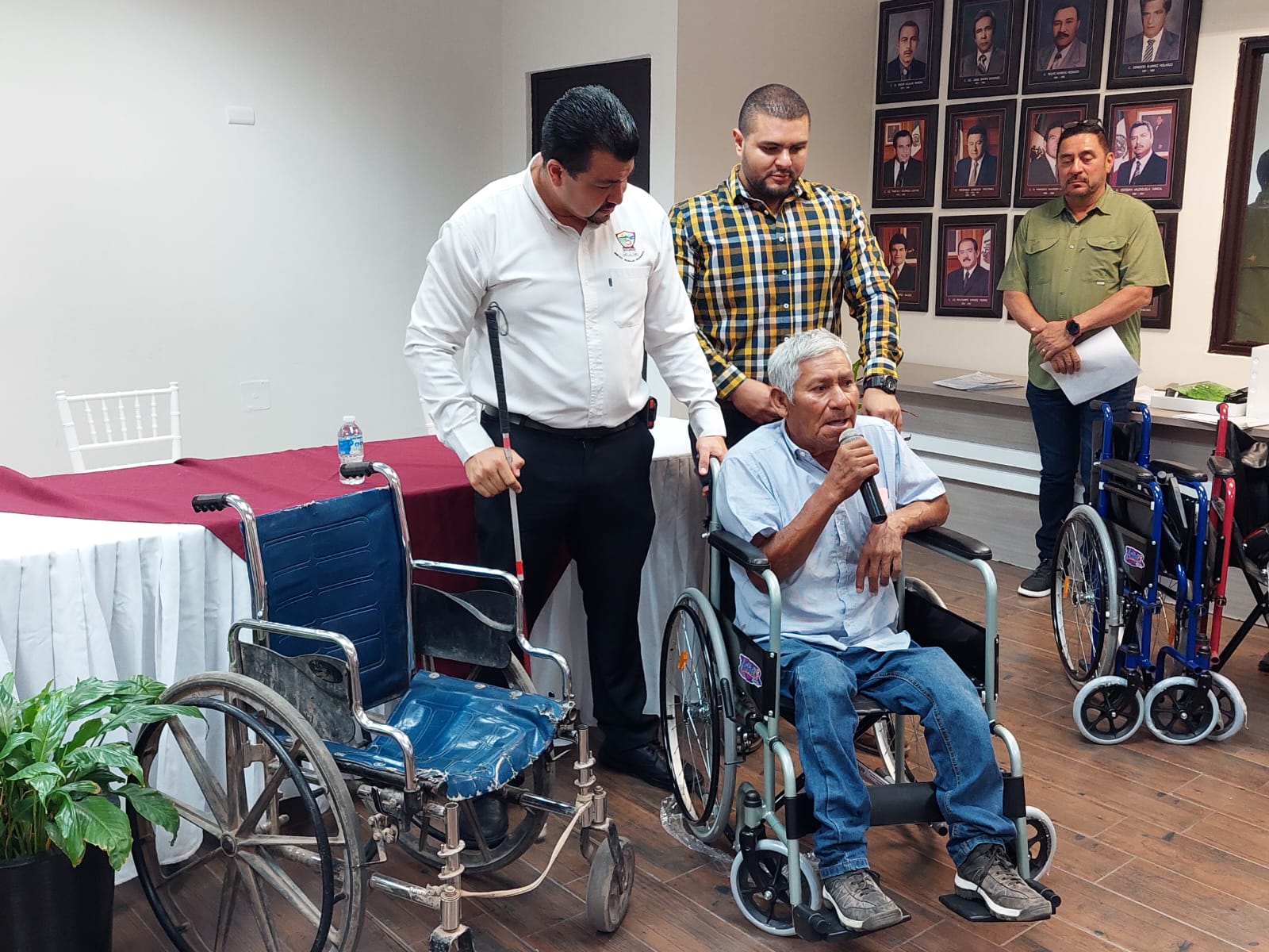Entrega IMDIS 50 aparatos ortopédicos a personas con discapacidad en Ahome