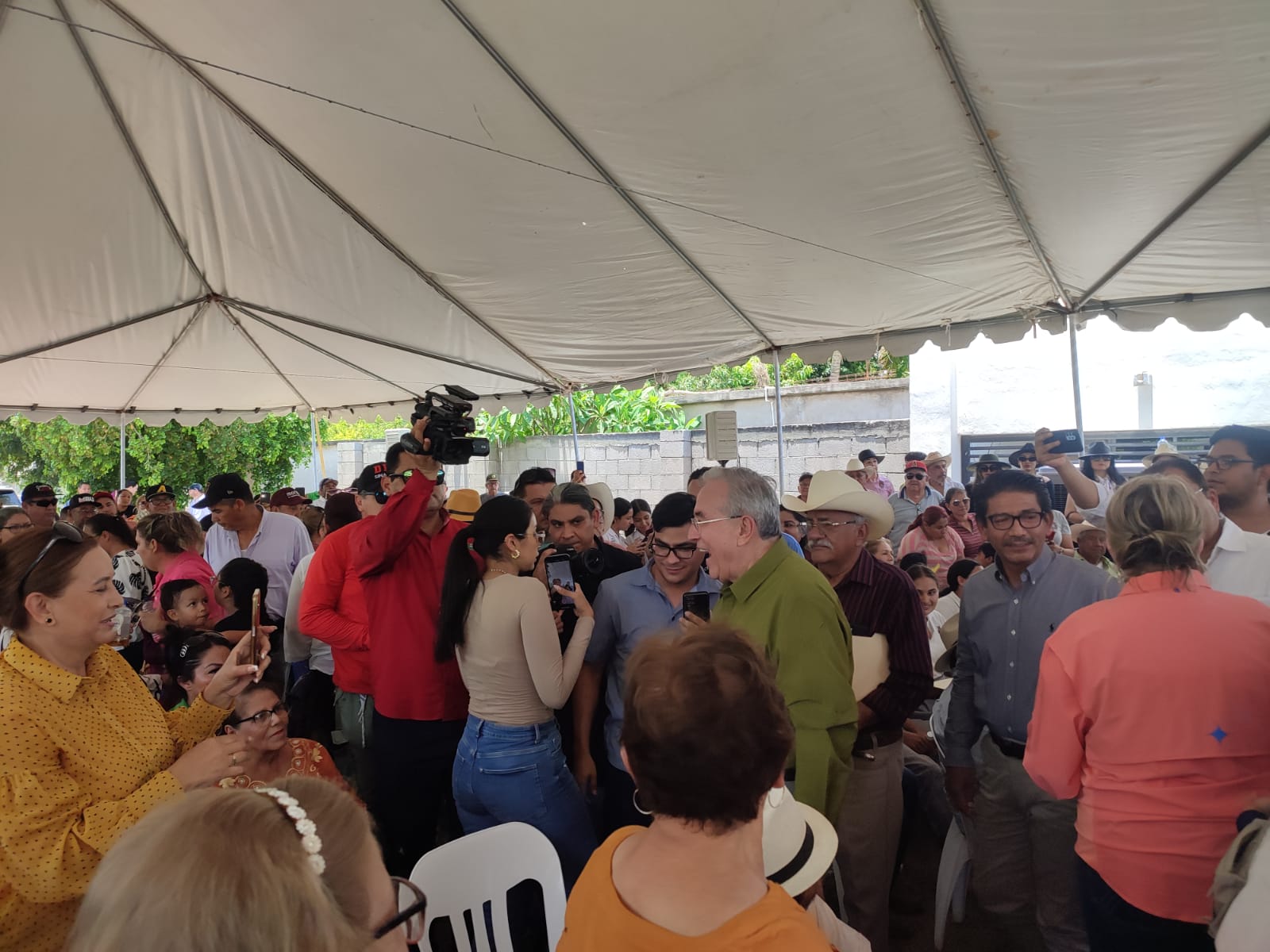 ¡Ya tienen carretera en Los Pinitos y pozo en Salsipuedes! Entrega Rocha obras en Guasave
