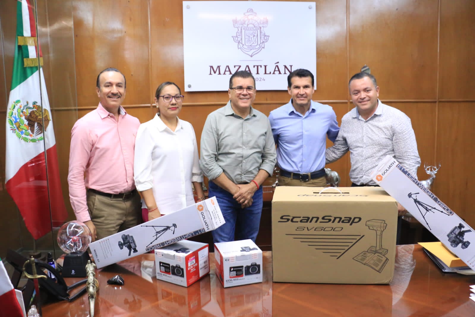 Familia Lizárraga de Banda El Recodo se une a la digitalización del archivo histórico en Mazatlán