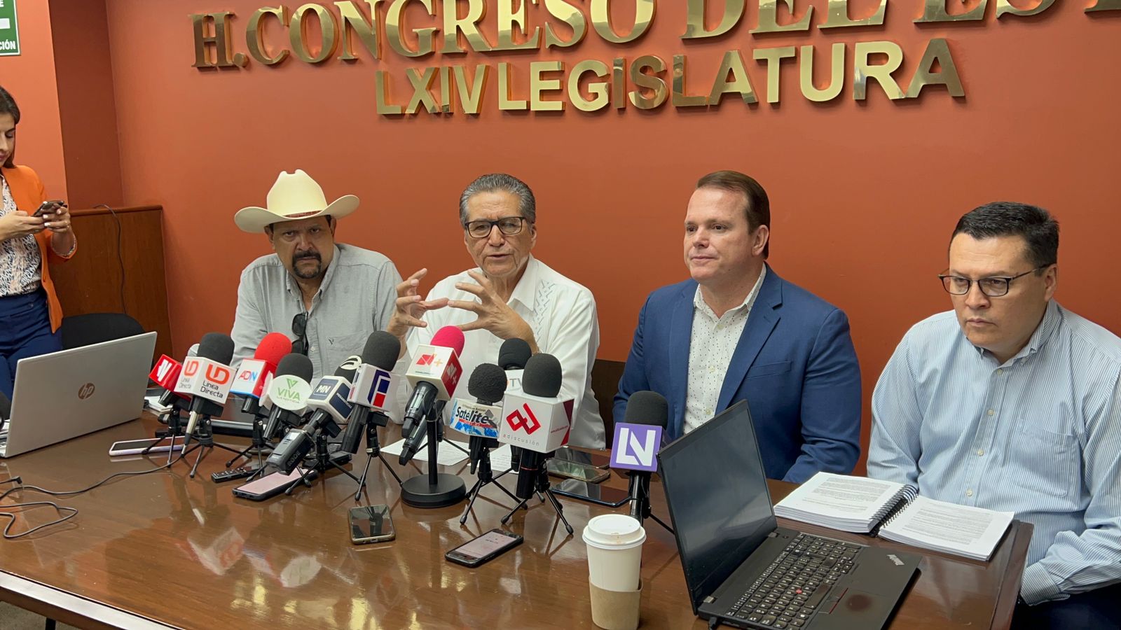 Congreso no ha contemplado llamar a suplente de Gene: Feliciano Castro; el diputado sigue hospitalizado