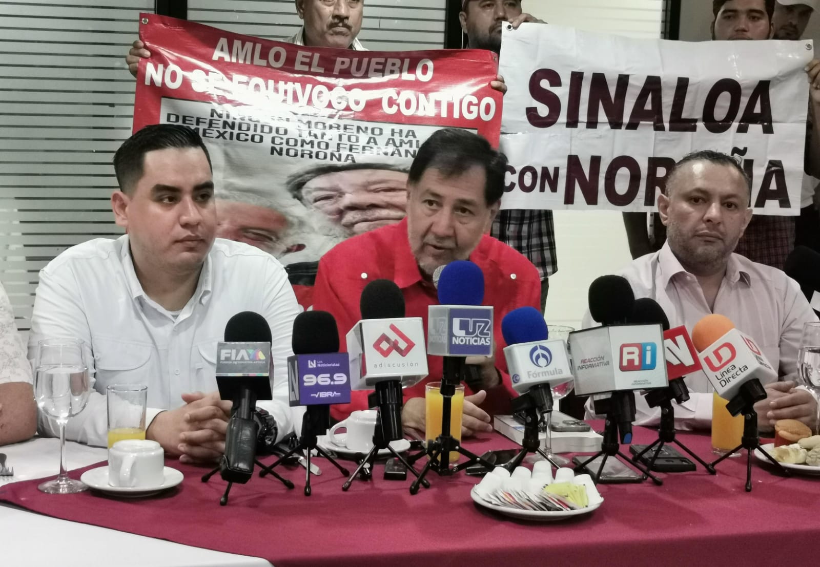 ‘Nunca lo he dicho, estoy muy honrado de participar en este proceso’: Fernández Noroña en su visita a Culiacán
