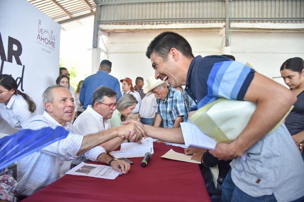 “Venimos a darles la cara y cumplir los compromisos”, les dice Gerardo Vargas a vecinos del Ejido Chihuahuita
