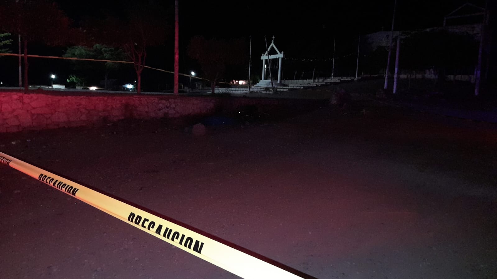 Hallan un hombre sin vida en San Miguel Zapotitlán, estaba cerca de una iglesia