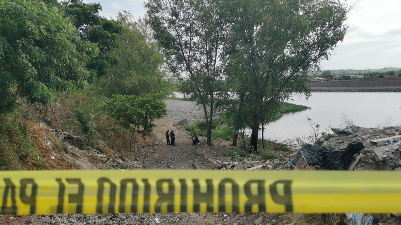 Encuentra el cadáver de un hombre flotando en el río Humaya de Culiacán