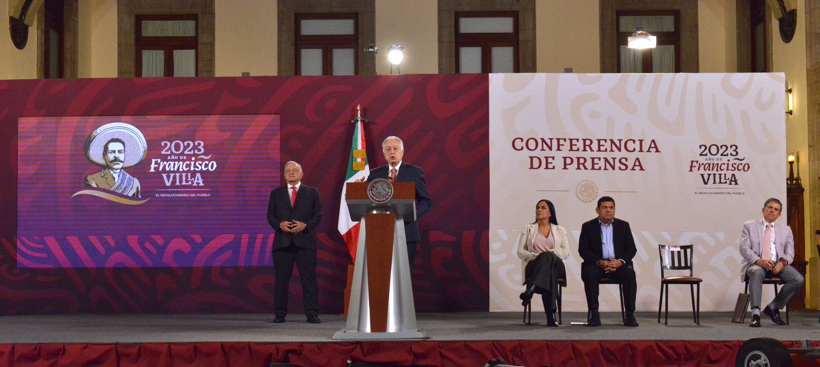 Descarta López Obrador construcción de plantas nucleares para la generación de energía eléctrica