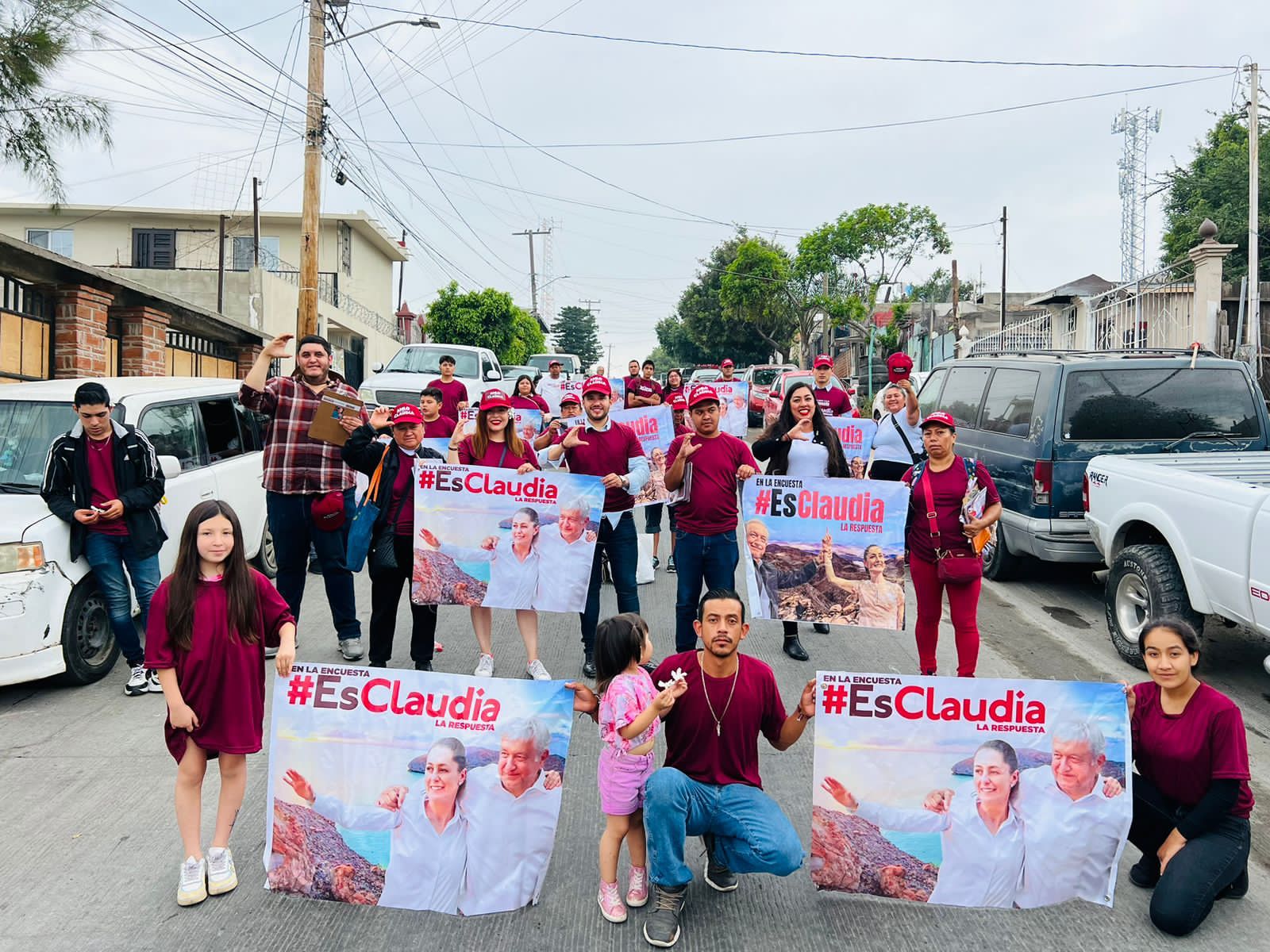 Miles de simpatizantes salieron a las calles en más de 2 mil municipios en México en apoyo a Claudia Sheinbaum
