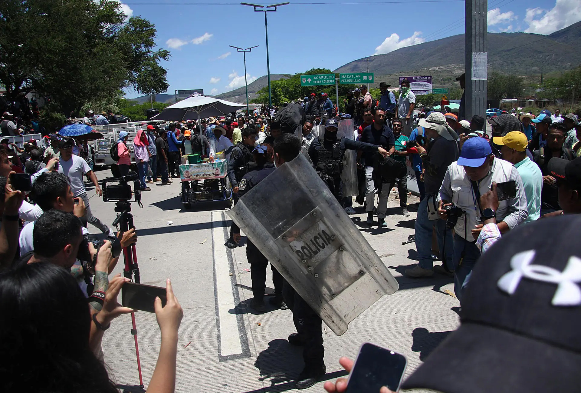 ‘Se puede transformar por la vía pacífica’, AMLO atribuye al diálogo, el cese de movilizaciones en Chilpancingo