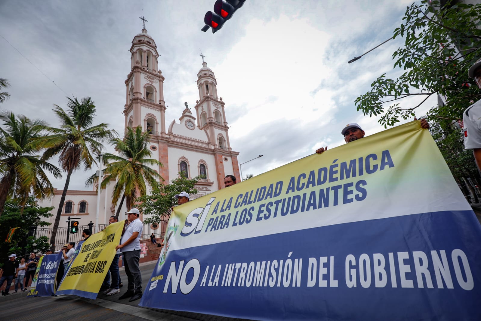Universitarios salen a las calles, UAS celebra Jornada Pro Defensa de la Autonomía