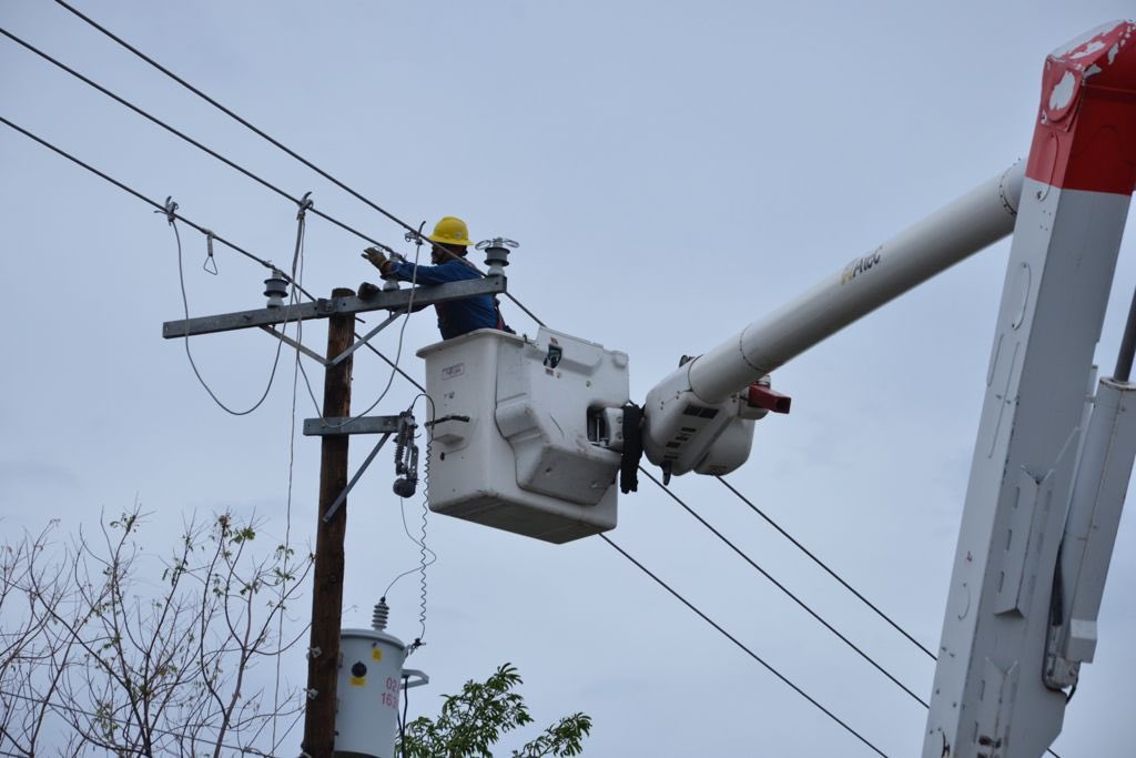 ¡Se hizo la luz! habitantes de La Brecha agradecen que ya restablecieron el servicio