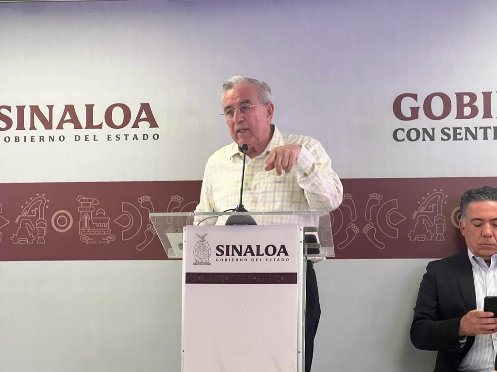 ‘No les van a faltar quincenas ni aguinaldo, pero no anden luchando a favor de los que manotean el dinero’: Rocha a universitarios
