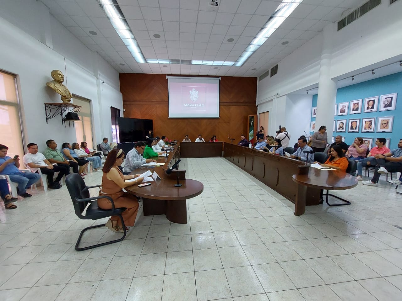 Alcalde de Mazatlán niega la existencia de cártel jurídico que involucra a funcionarios de la administración