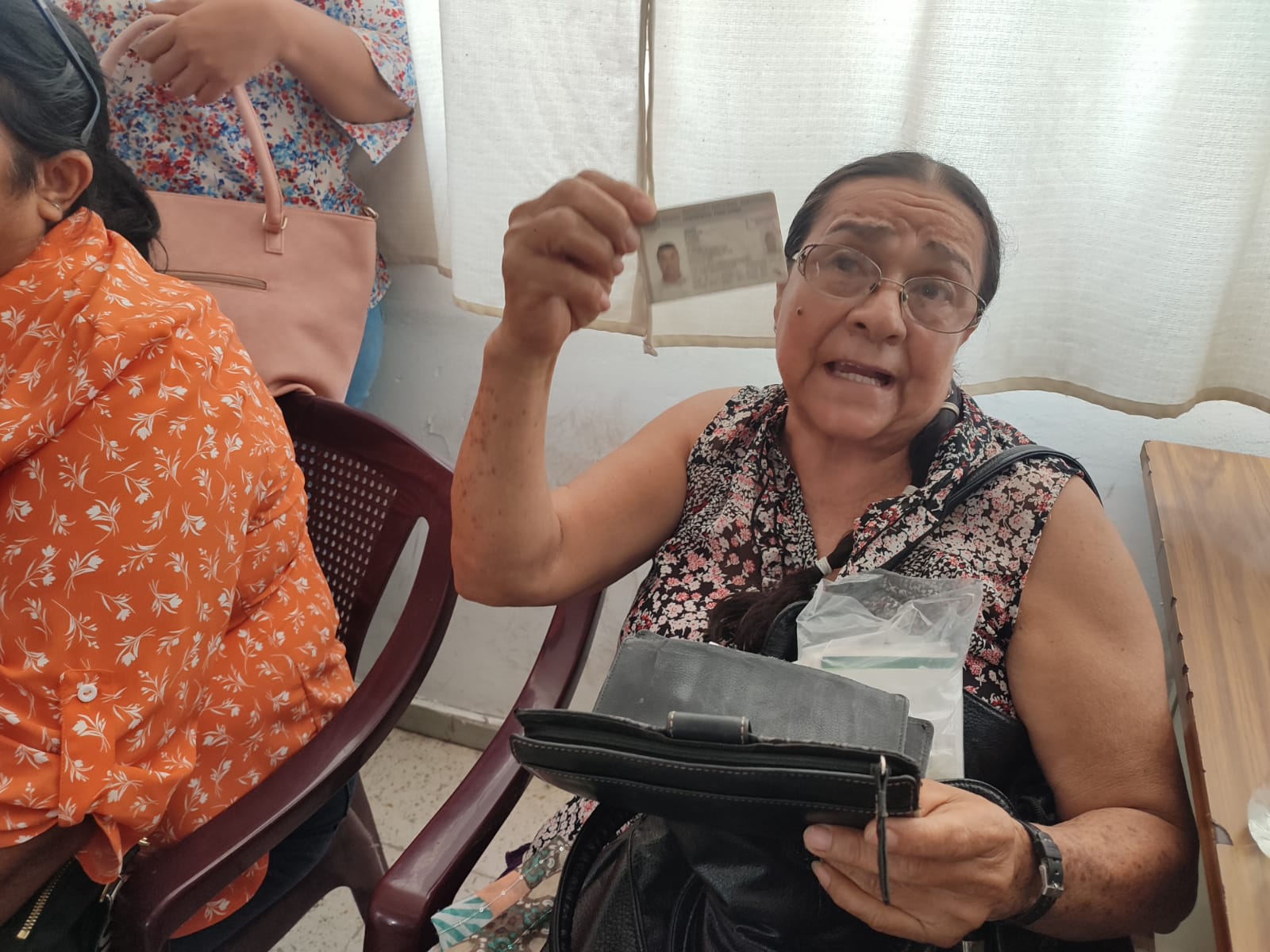 Su esposo es sobreviviente de ‘Ismael’, con secuelas que le impiden trabajar; la dejaron fuera del Bienpesca