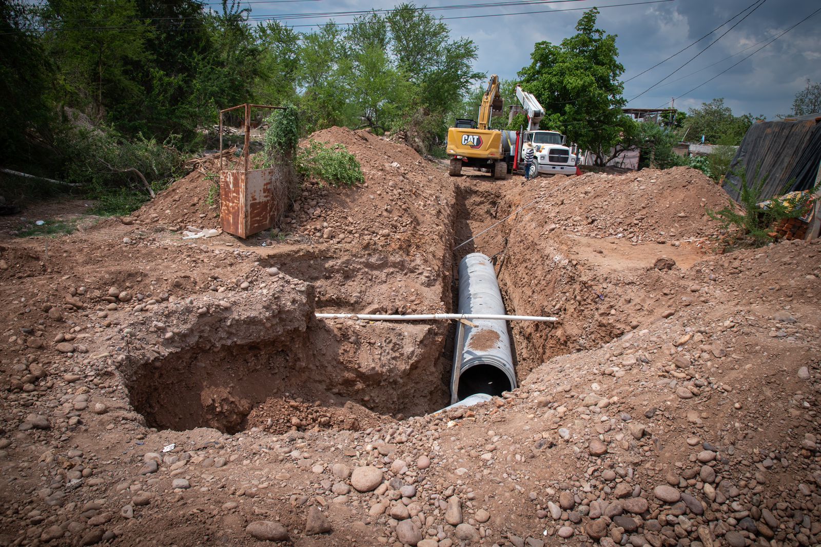 Supervisa alcalde obra de drenaje pluvial en Los Mezcales en Culiacán