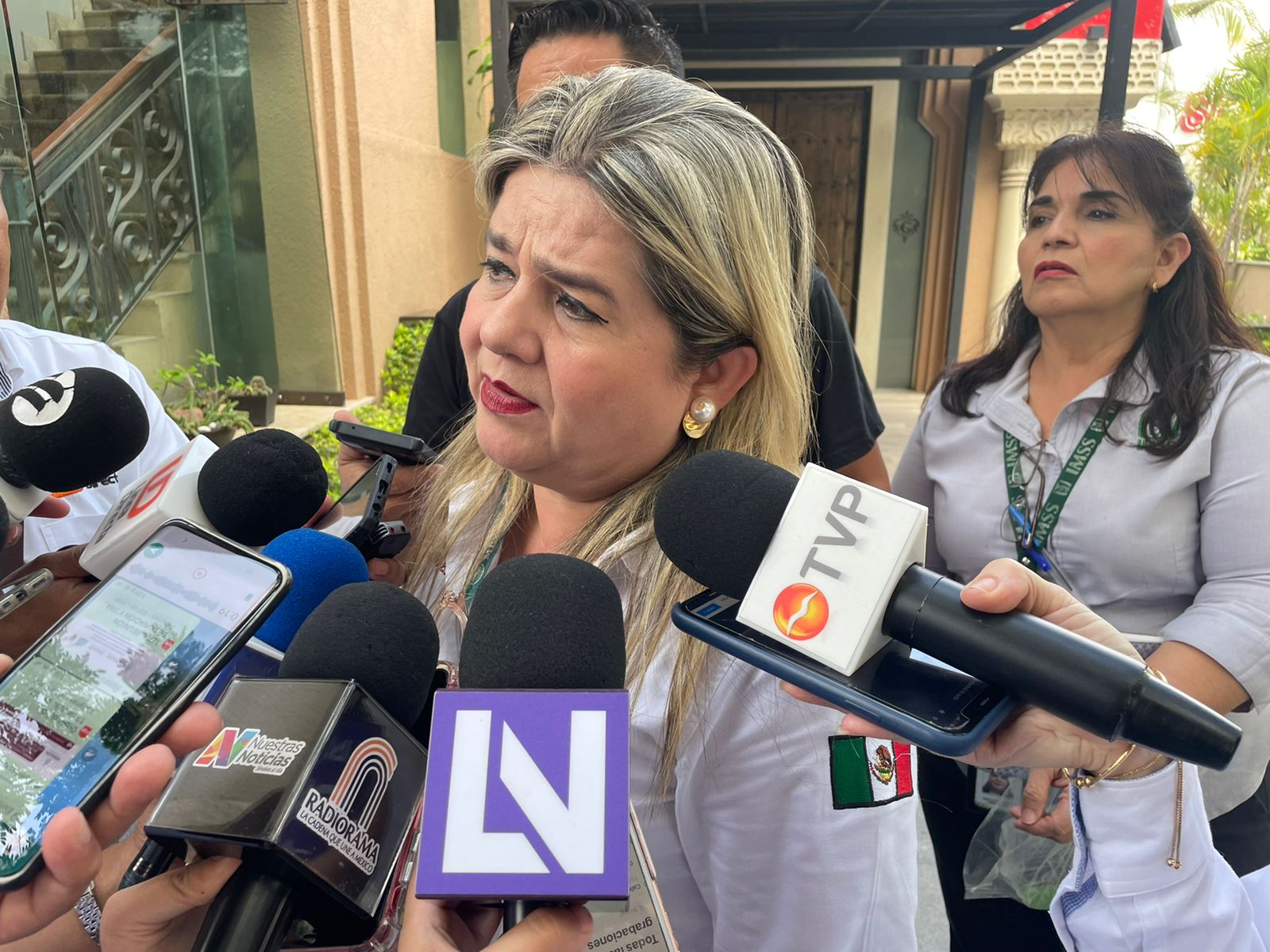 El IMSS abrió investigación por presunta negligencia a jornalera que dio a luz en la calle en Ruiz Cortines