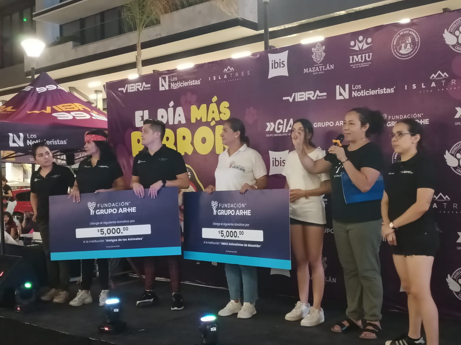Tiene Mazatlán un domingo ‘Muy Perrón’ gracias a Isla Tres City Center y Vibra Radio Mazatlán 99.5 FM