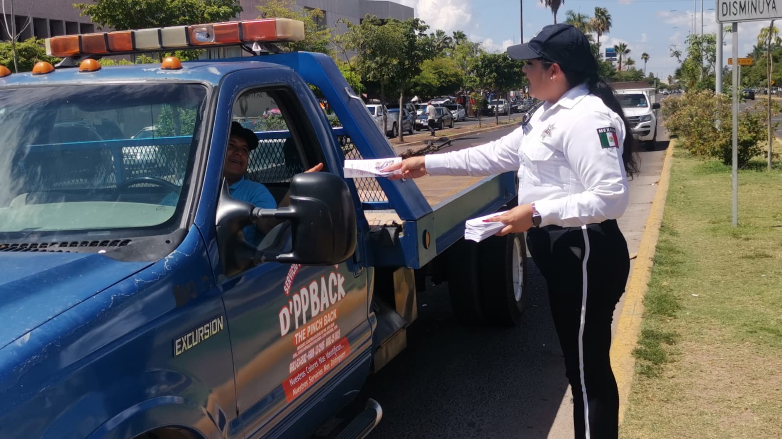 Tránsito Municipal de Ahome realiza trabajos de prevención y orientación para evitar accidentes viales