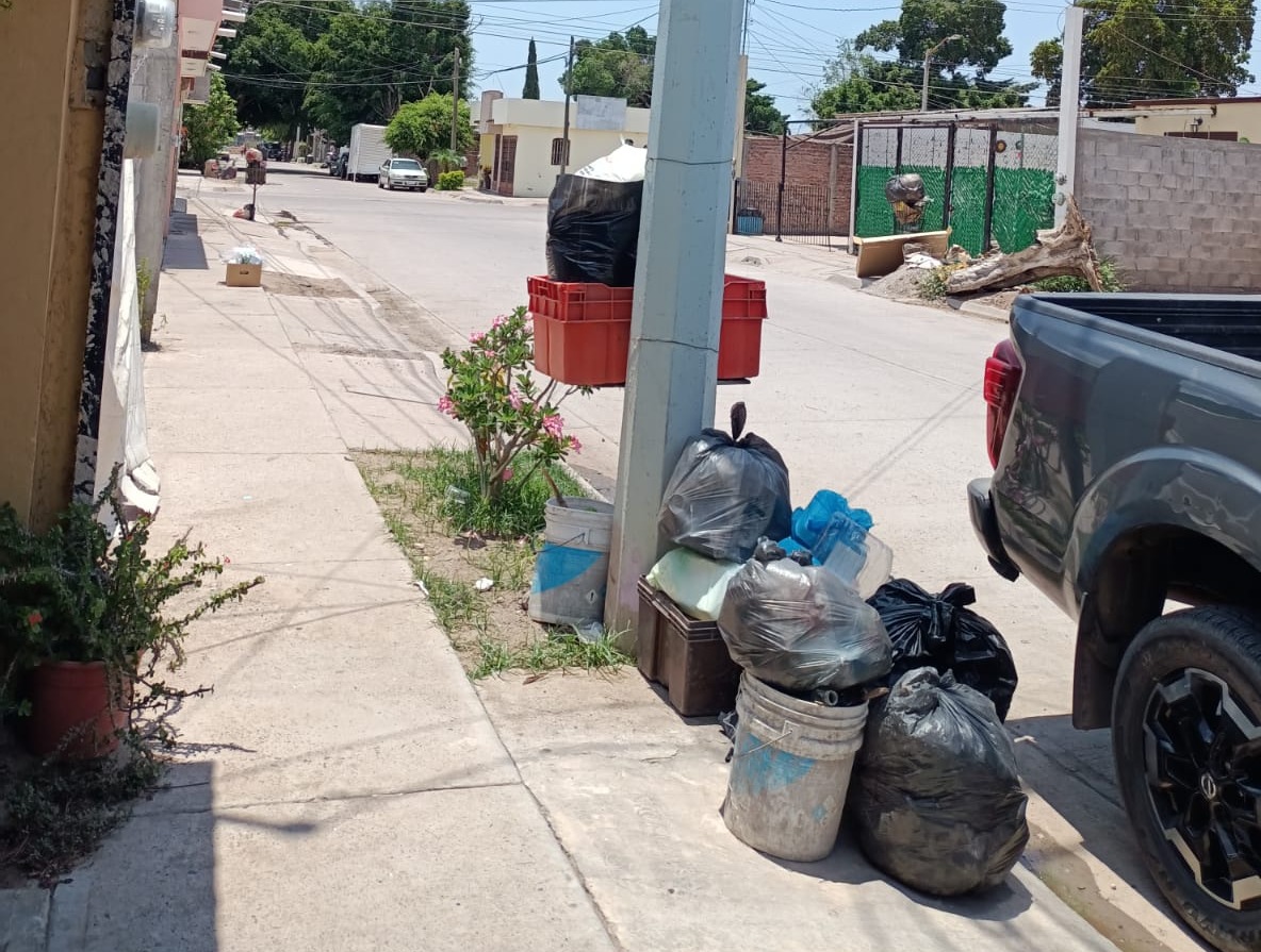 Teme Ayuntamiento inundaciones en Los Mochis por basura acumulada; OP Ecología no tiene camiones suficientes