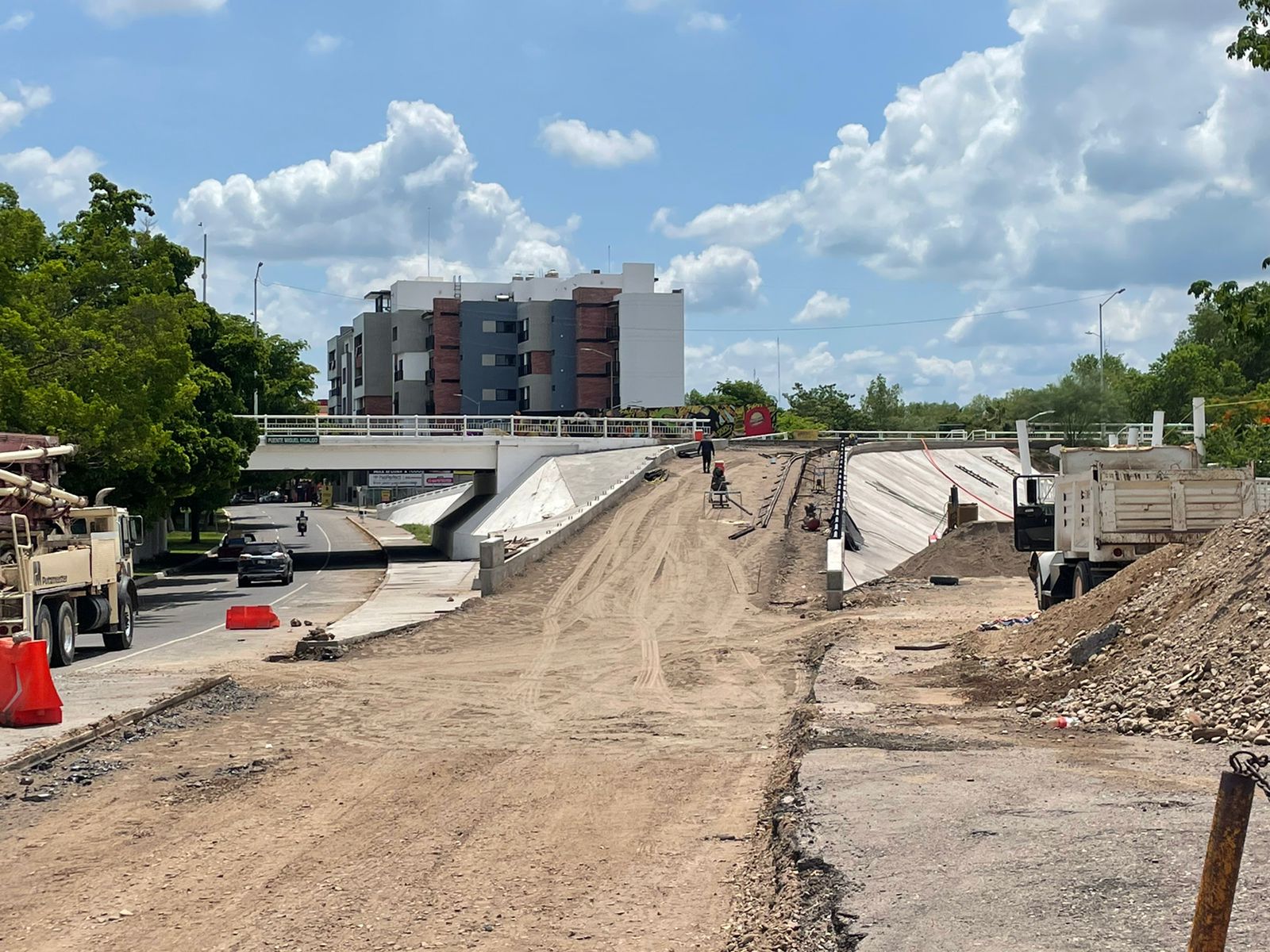 ¡A punto de terminar! Ya casi está listo el puente vehicular del malecón nuevo para subir a la Obregón
