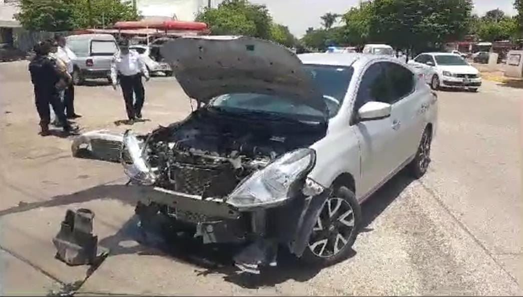 Vagoneta se pasa un alto en Guasave y provoca un accidente | Los ...