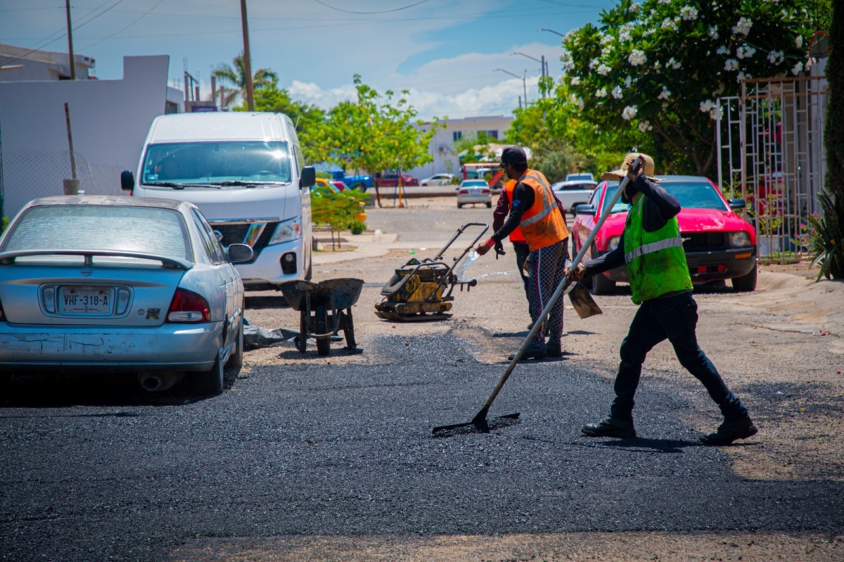 Ayuntamiento de Culiacán refuerza programa de bacheo y reencarpetado