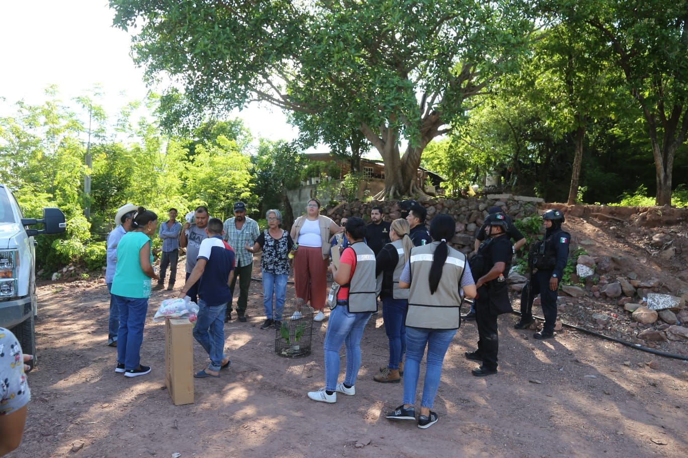 También en Sinaloa de Leyva habilitan albergues para desplazados; sin toque de queda, pero los ciudadanos se resguardan 
