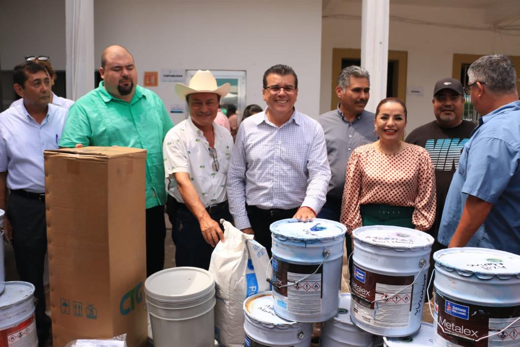 Gobierno de Mazatlán brindó apoyo a pescadores de más de 10 cooperativas para embarcaciones