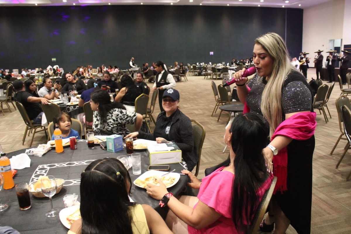 Celebra la SSPM de Mazatlán el Día del Policía con música, comida y rifa de regalos