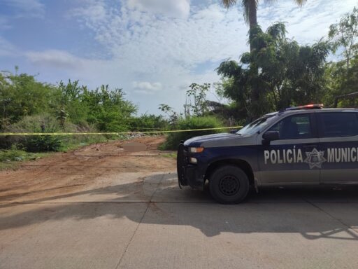 Encuentran sin vida a hombre tirado sobre el libramiento II en Mazatlán