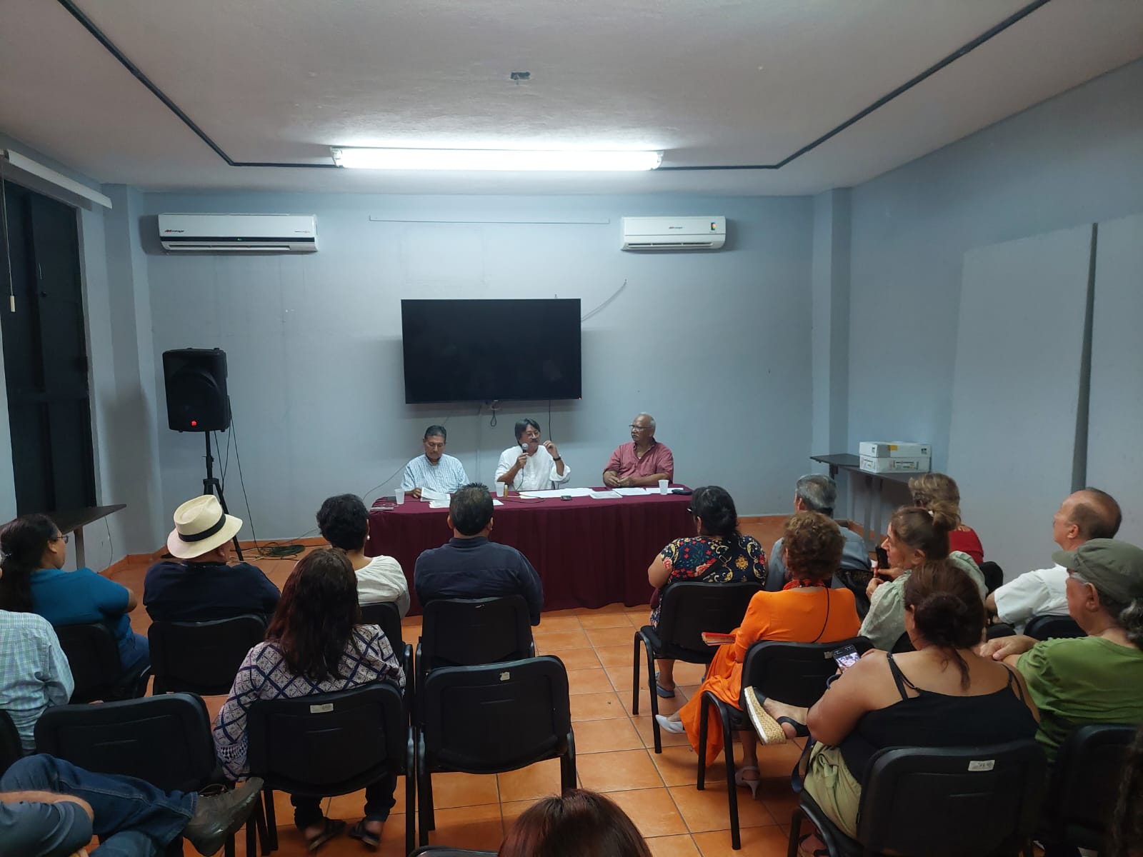 Honran al ambientalista Sergio Valle con la presentación del libro ‘Naturaleza y Sociedad’