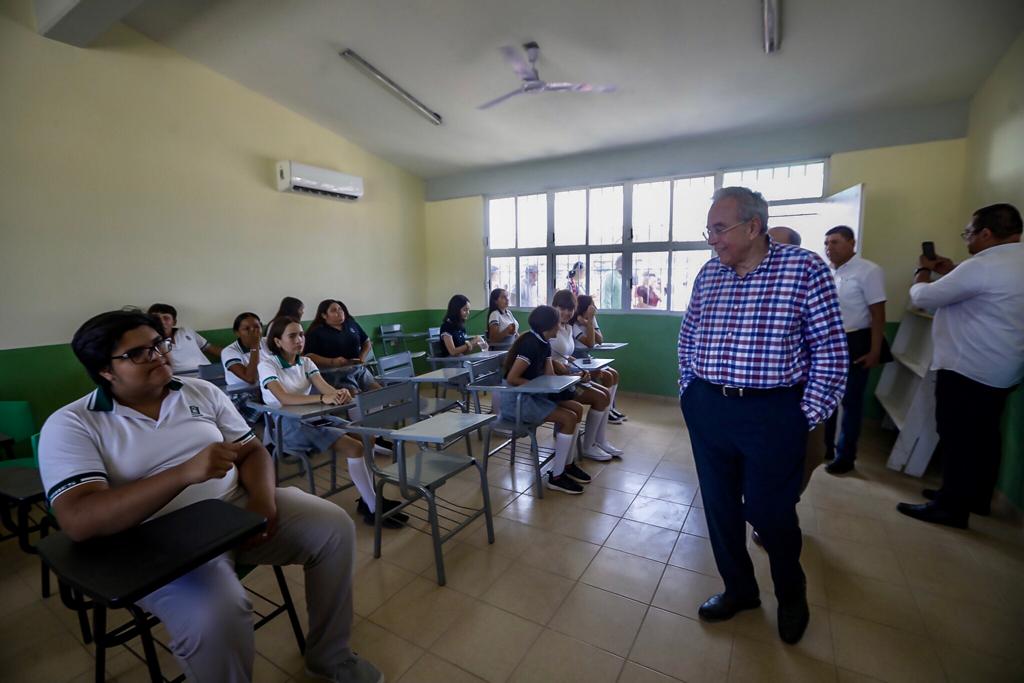 ¡Otra promesa cumplida! Entrega Rubén Rocha Moya plantel EMSAD 129 en Los Melones, Sinaloa