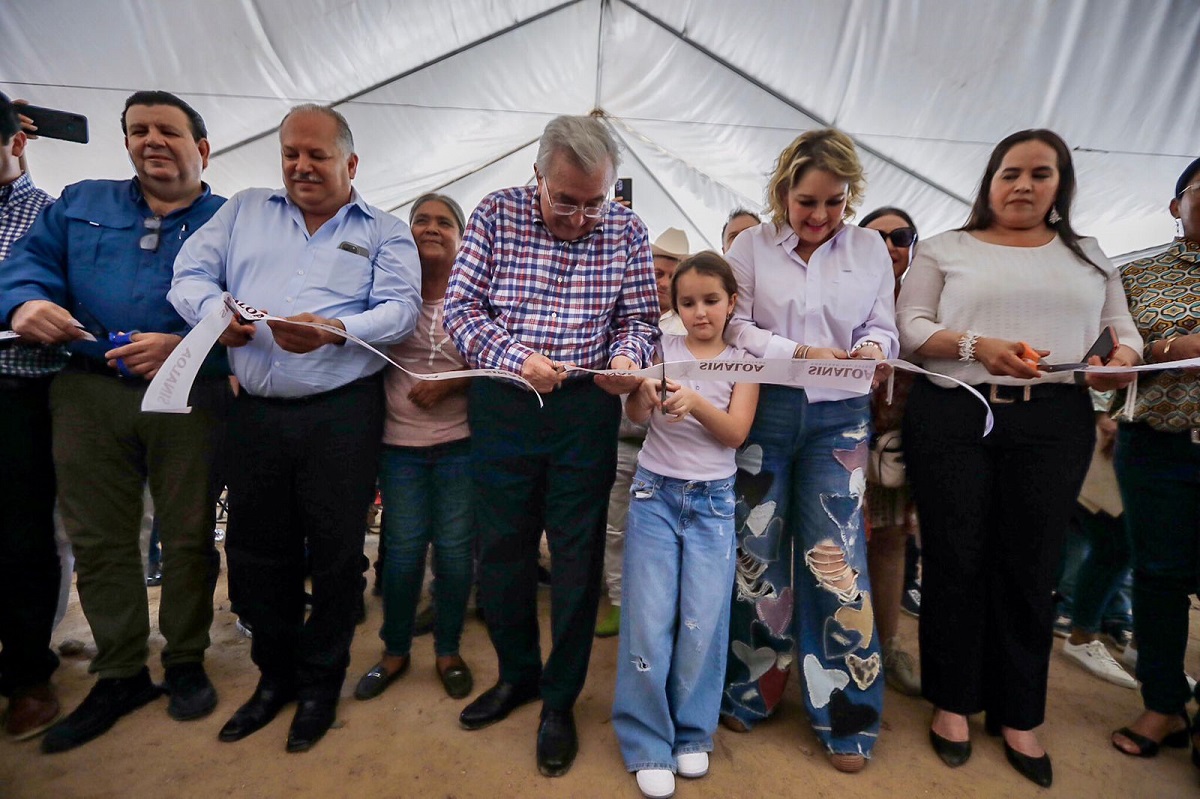 Entrega Rubén Rocha Moya obra carretera de El Coyote a Siete Ejidos, en Sinaloa municipio