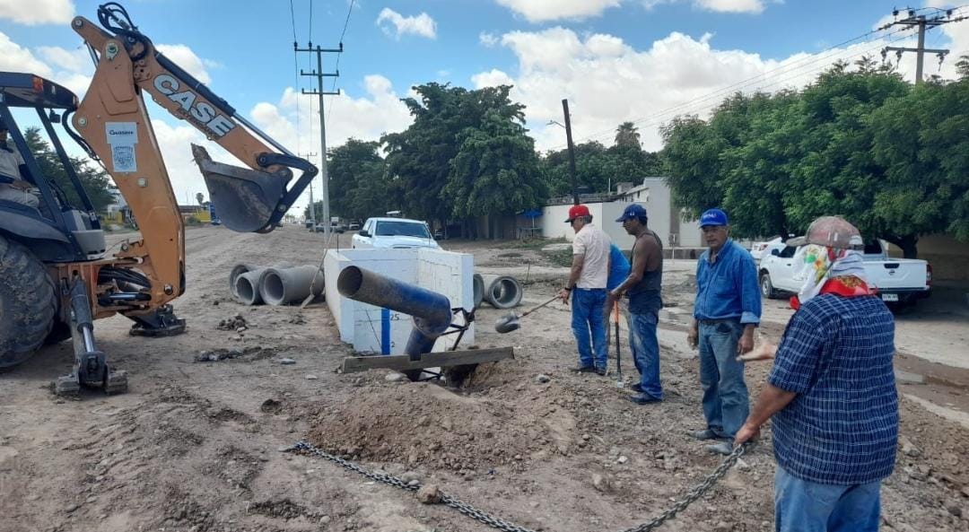 Inicia instalación de cuatro bombas “charqueras” para atender emergencias por lluvias en Guasave