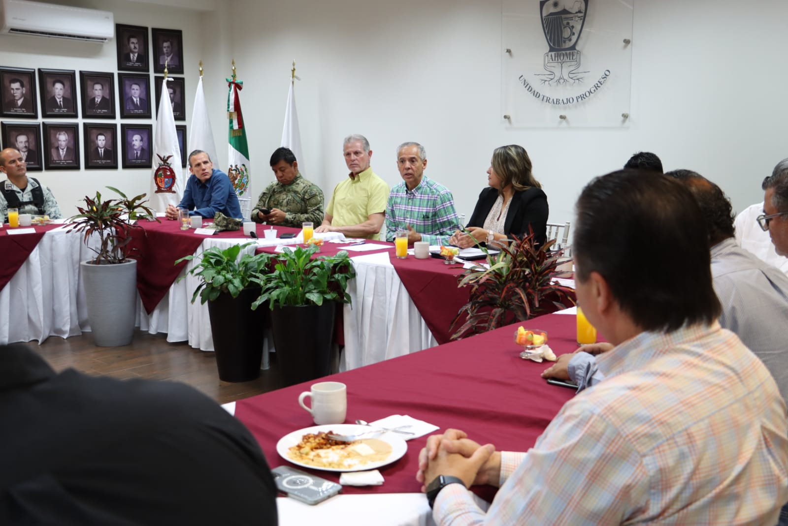Cierran fila intercamaral con alcalde contra extorsiones en Ahome; implementarán acciones