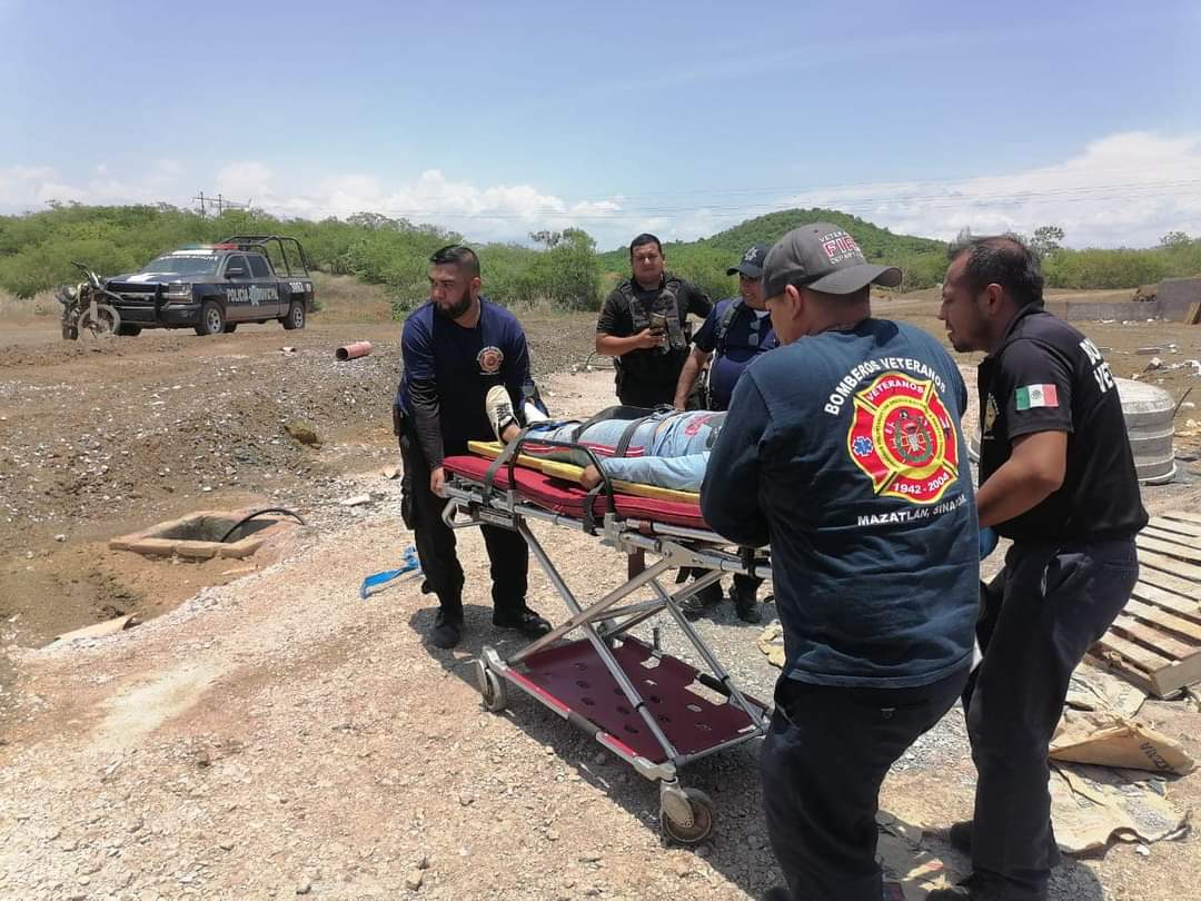 Otra mujer se lesiona en construcción privada tras caerse de unas escaleras en Mazatlán