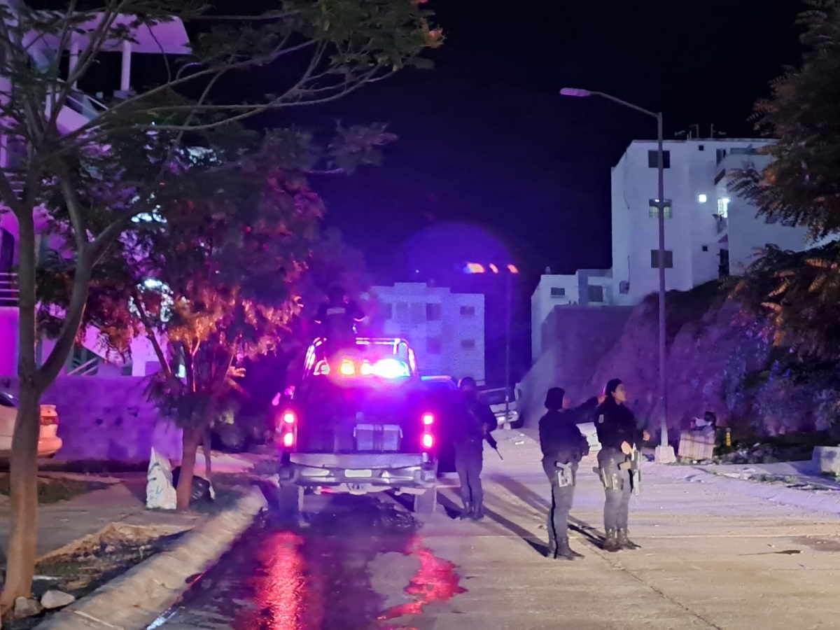 Con armas largas despojan camión urbano en Alturas del Sur, en Culiacán