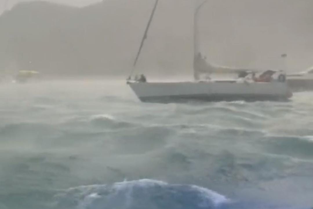 ‘Una tocadita en yate, ¿qué puede pasar?’: Norteño auxilia a navegante y observa a velero quedar a la deriva en Mazatlán