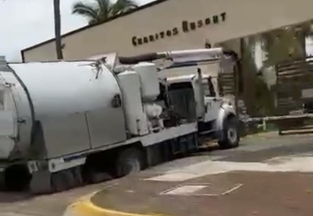 Iban a desazolvar y terminaron generando socavón en Cerritos, en Mazatlán