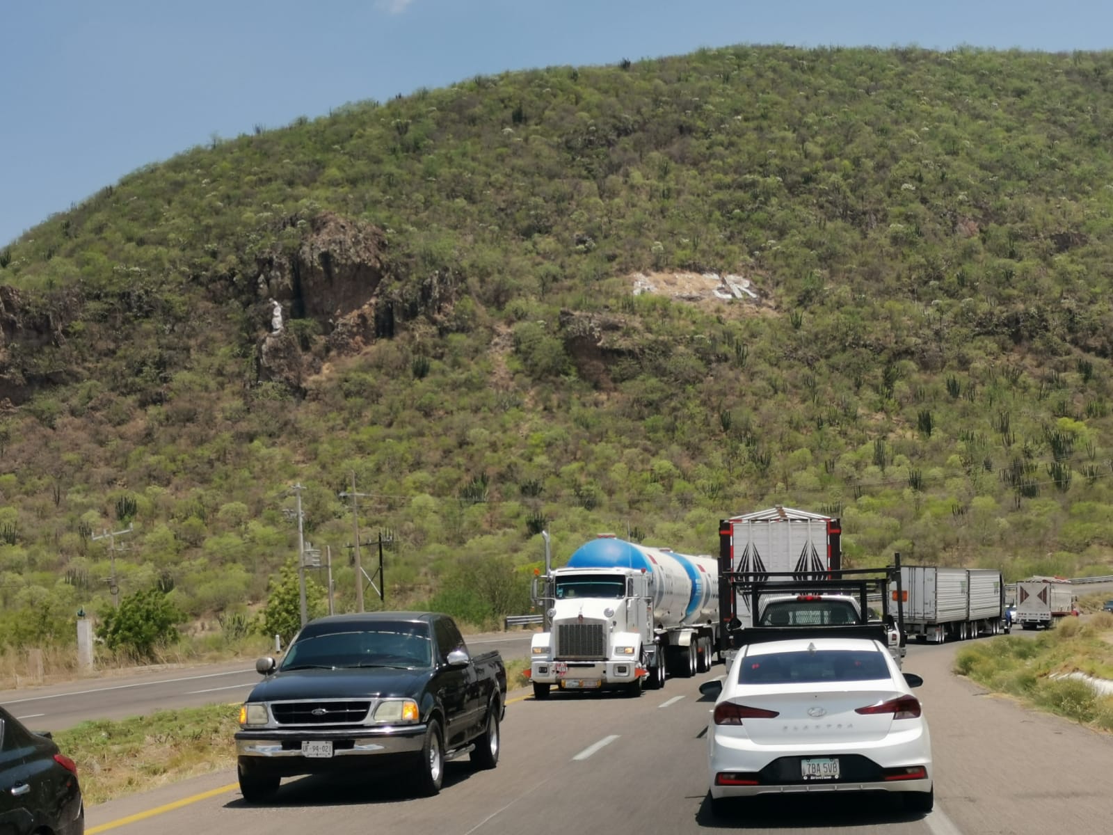 iPaciencia! Se reanuda paso vehicular sobre la México 15, habilitan un solo carril en doble sentido