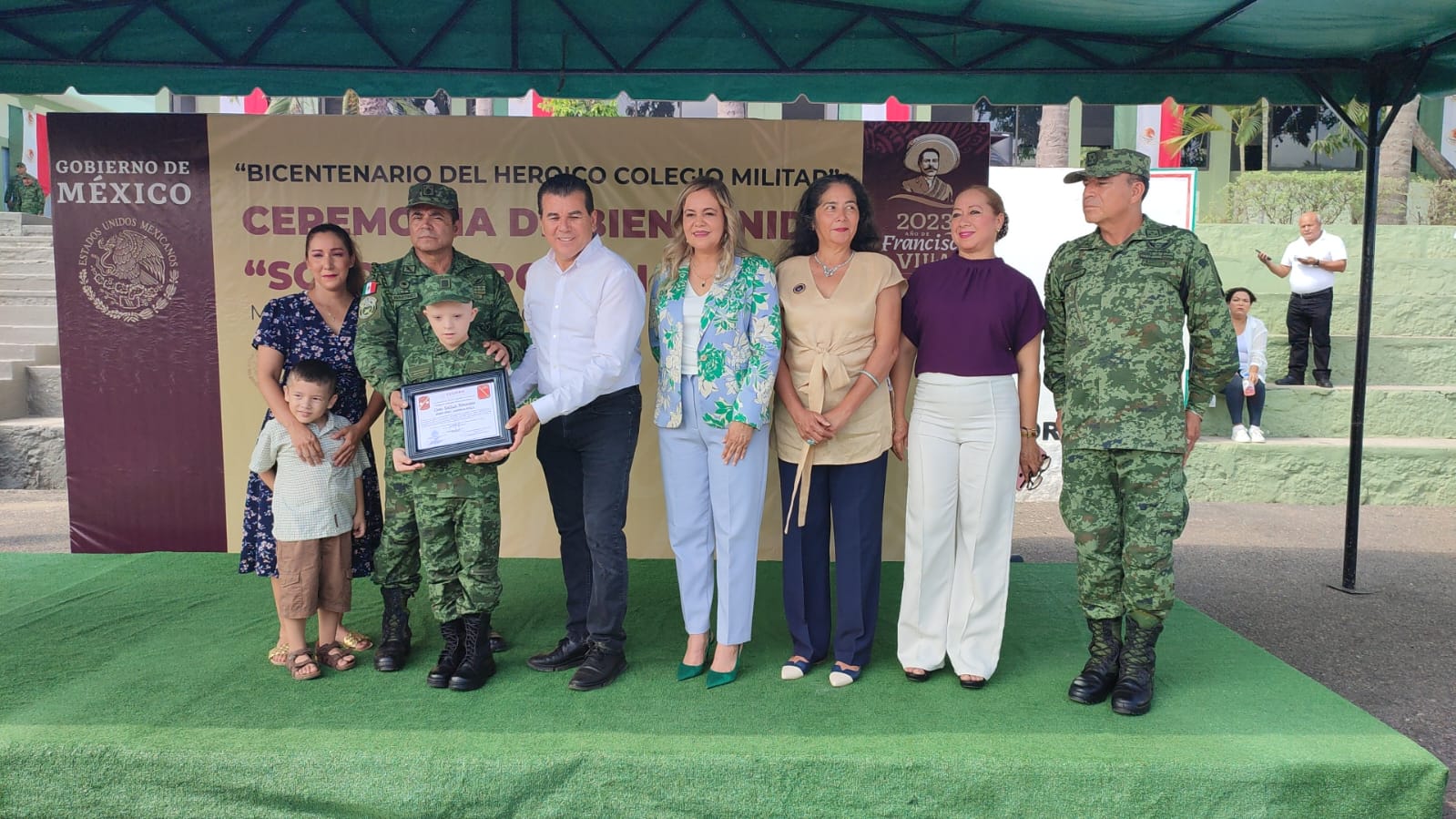 En Mazatlán, militares reconocen al pequeño Bruno Israel como Soldado Honorífico por un Día