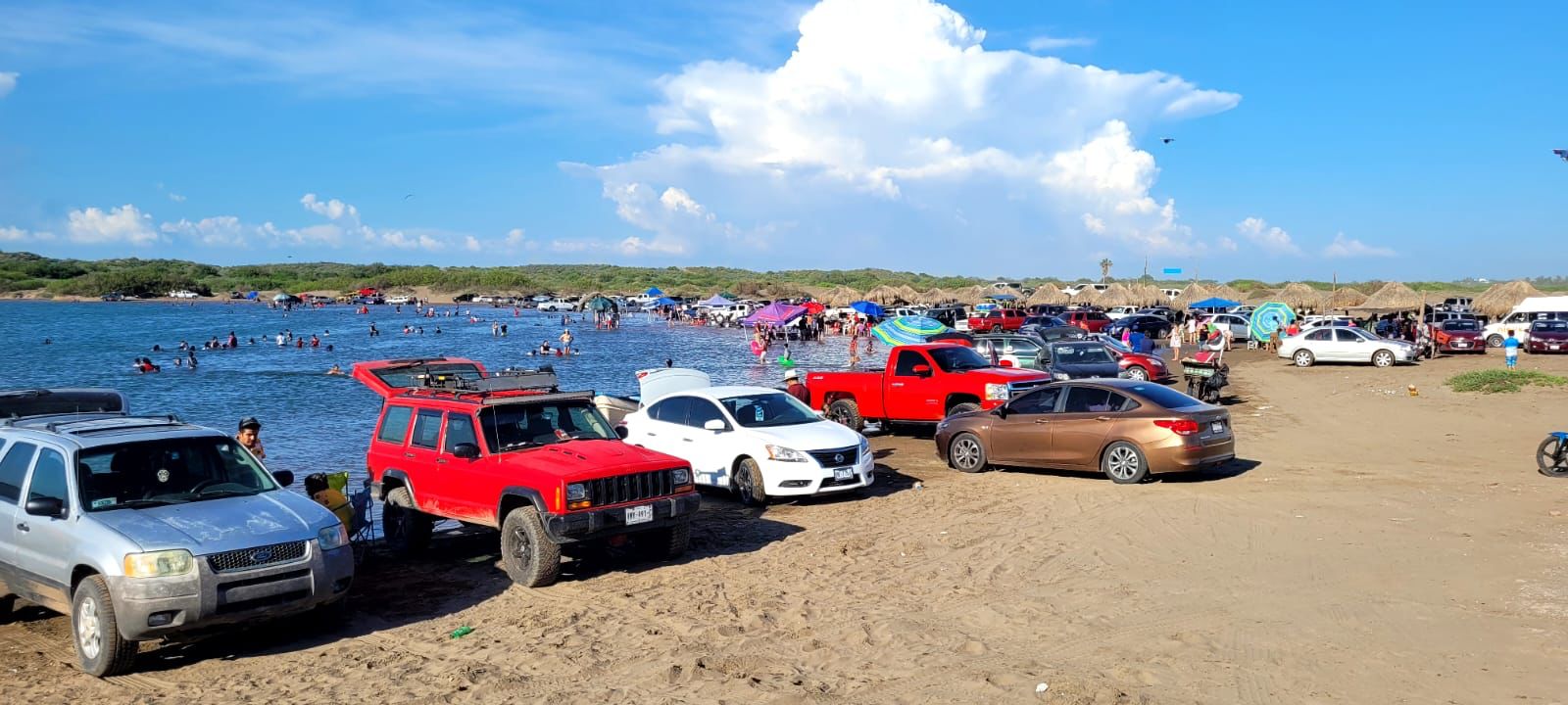 “La gente no acata recomendaciones de no bañarse en playa Las Glorias”: Lamenta alcalde de Guasave