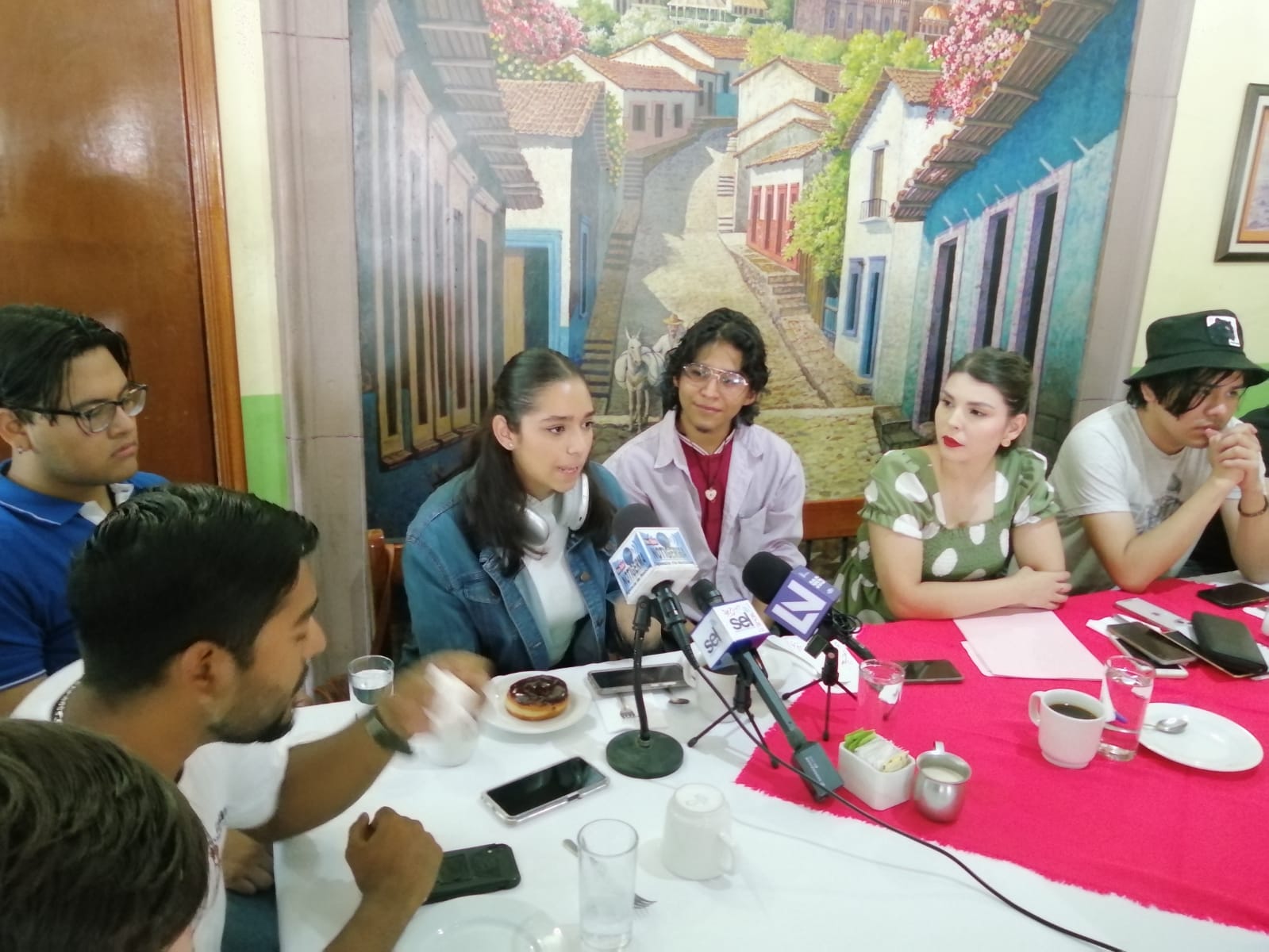 Jóvenes de Mazatlán muestran su apoyo a Claudia Sheinbaum para ser la ‘corcholata’ ganadora