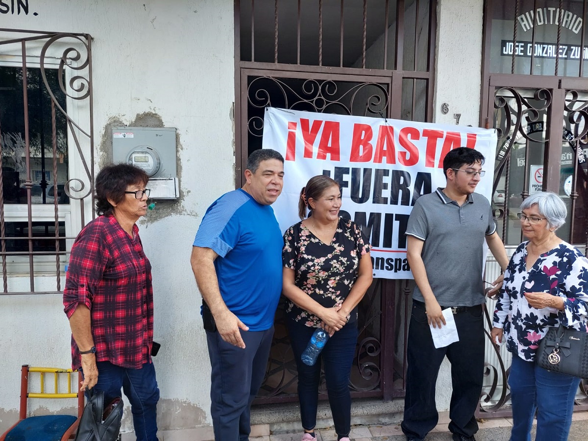 Se mantiene plantón y toma de instalaciones en la Atusum; permisionarios podría ser demandados por despojo