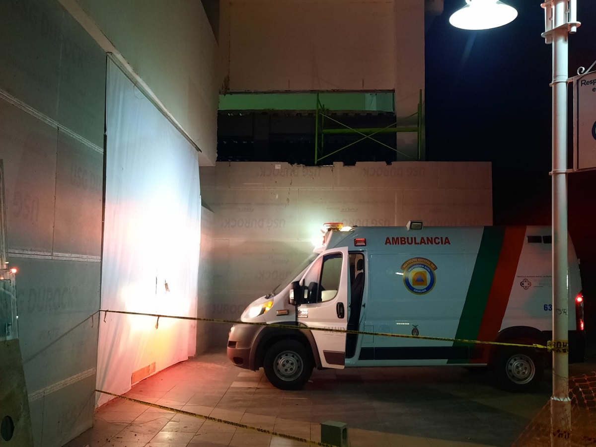 Hombre cae de una altura de seis metros mientras trabajaba en una ...