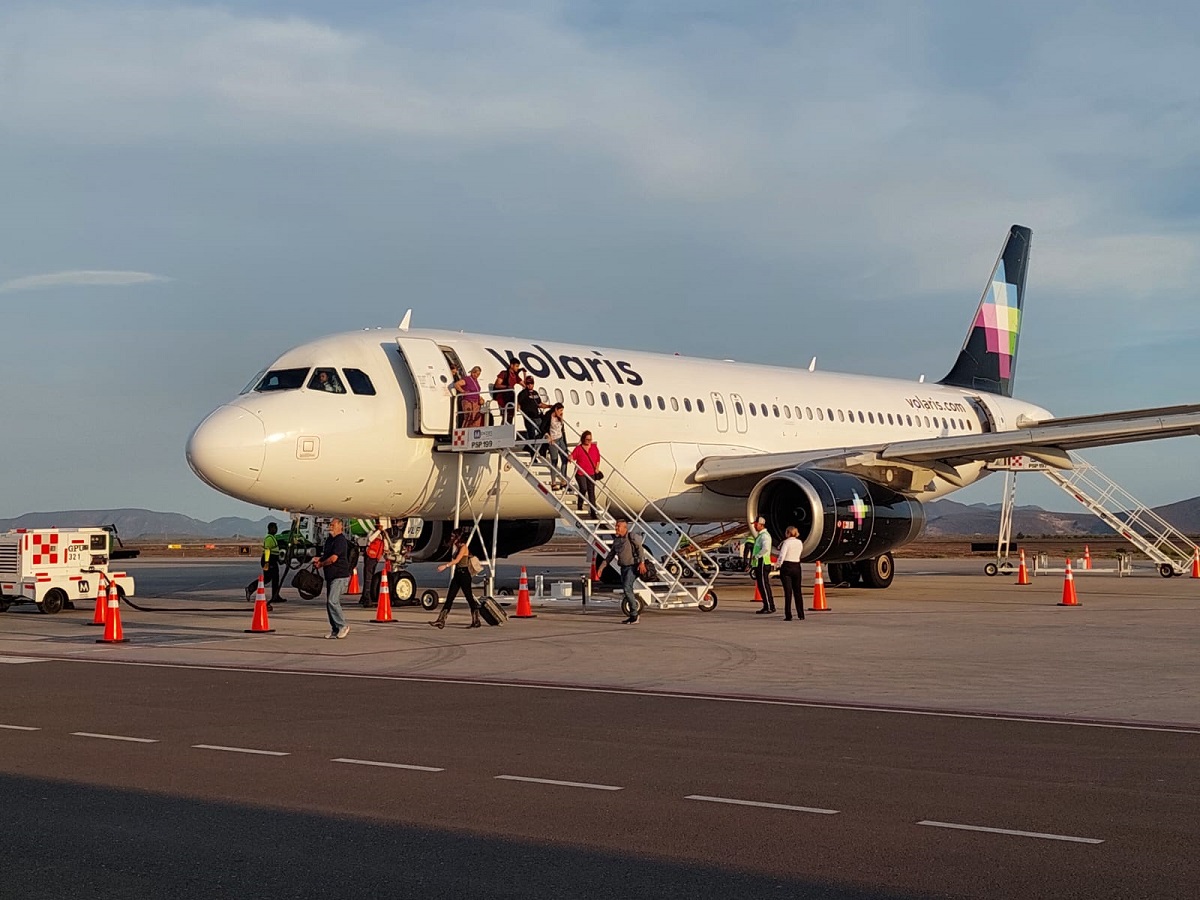 Inauguran conectividad aérea al Bajío; llega primer vuelo de la ruta Los Mochis-León, Guanajuato de Volaris
