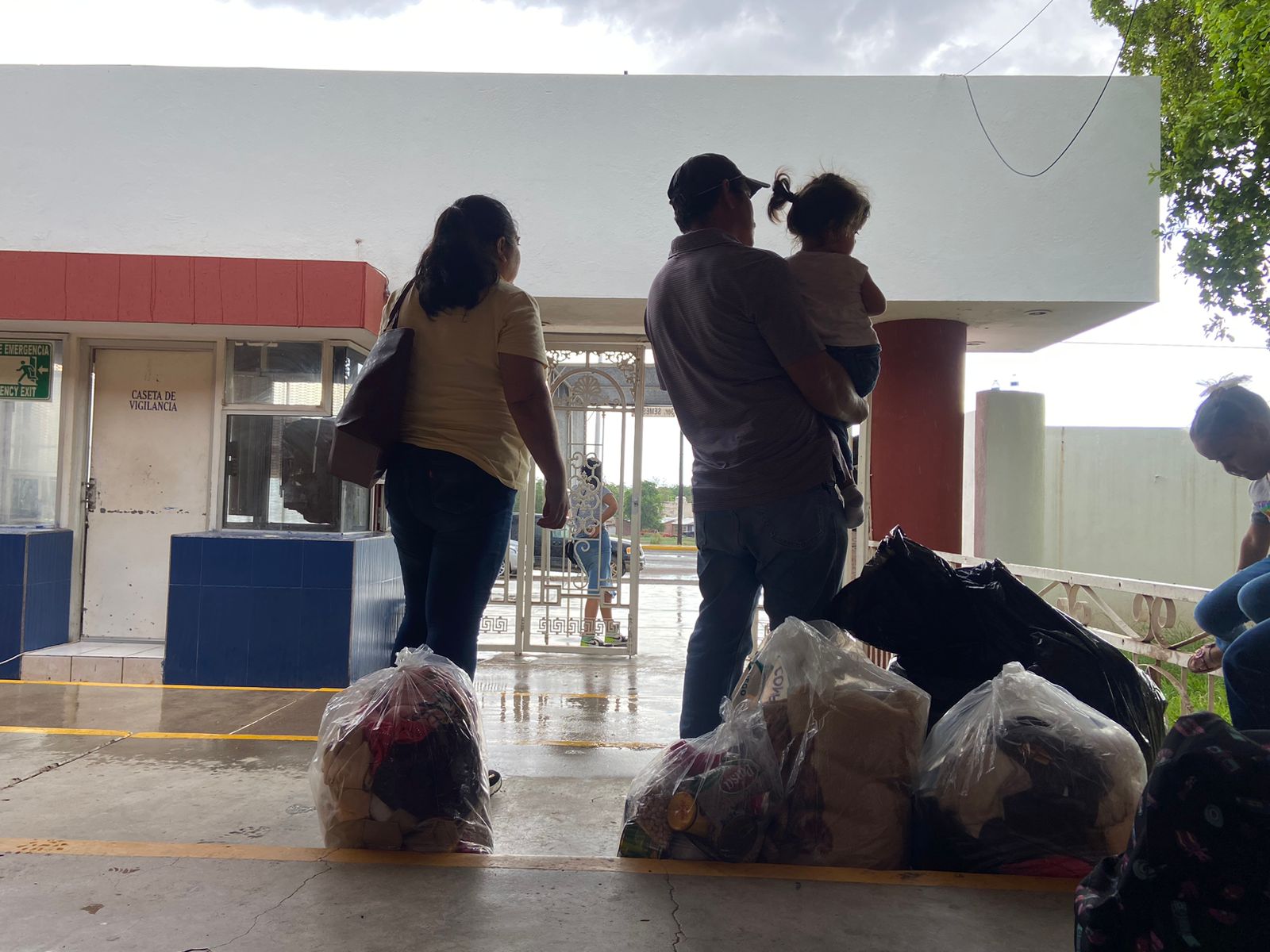 Familiares de desplazados desaparecidos en albergue interponen denuncia ante la Fiscalía