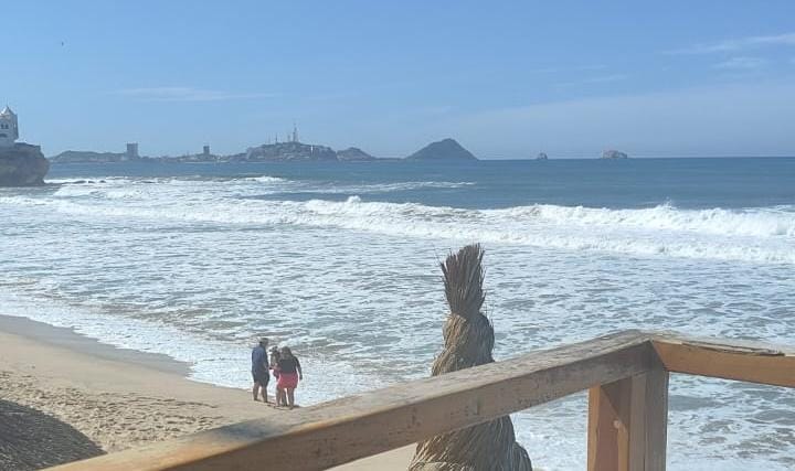 Alerta Policía Acuática de Mazatlán oleaje elevado en playas