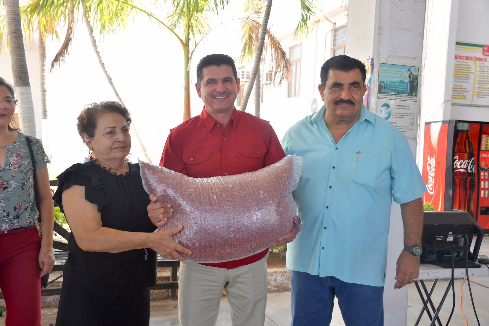 Ayuntamiento de Salvador Alvarado entrega apoyos de semilla a productores temporaleros del municipio