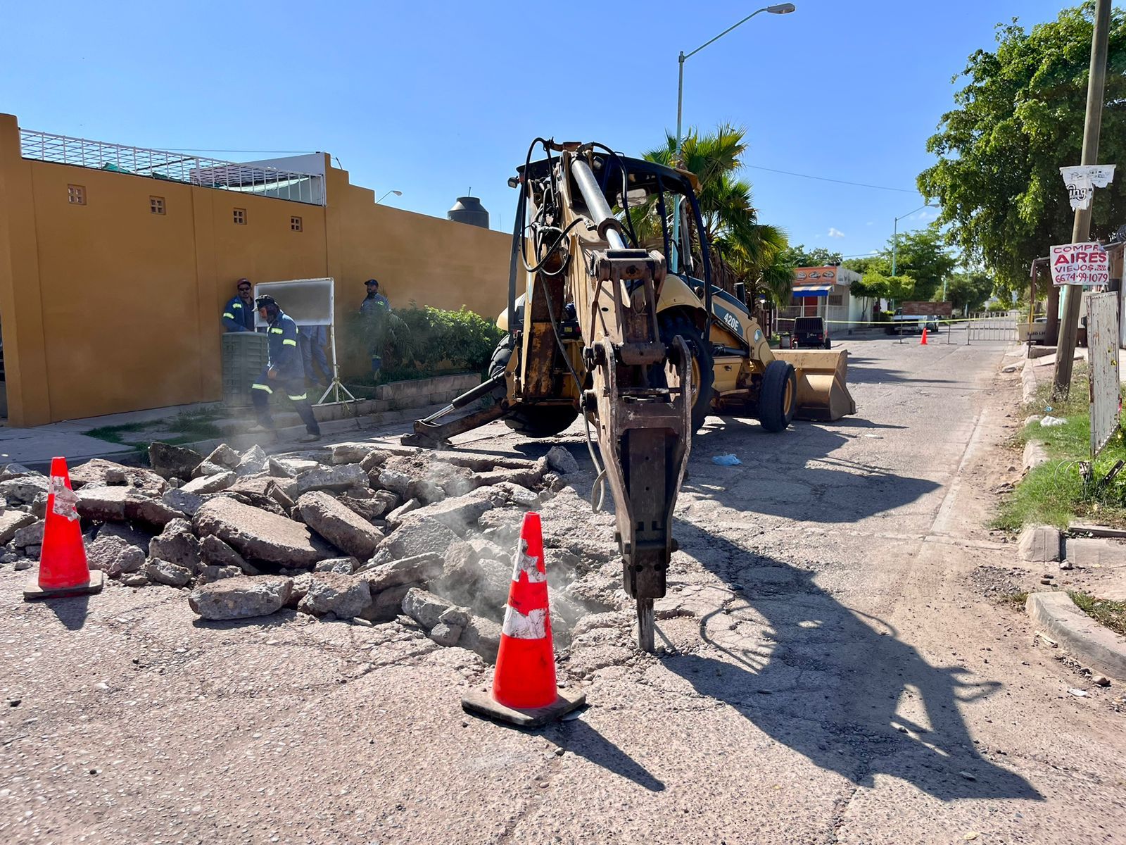 Atiende ayuntamiento problema de las calles de acceso al sector Valle Bonito en Guamúchil