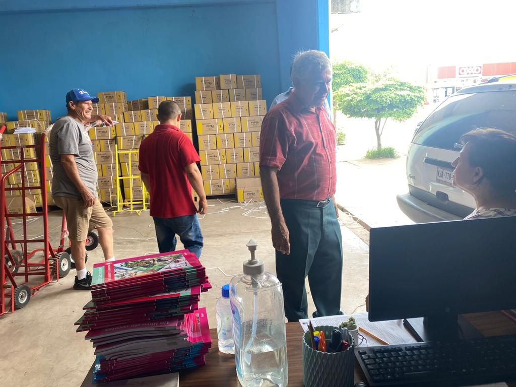 Nuevos libros de texto ya se entregaron a todas las escuelas de Sinaloa: Rocha