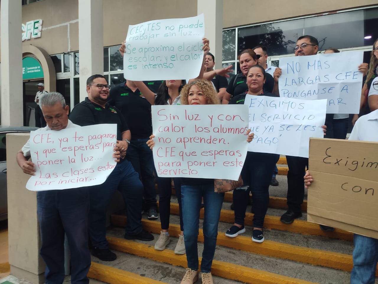 En semana y media inician clases y la CFE no les restablece el servicio al CECyTE en Mazatlán